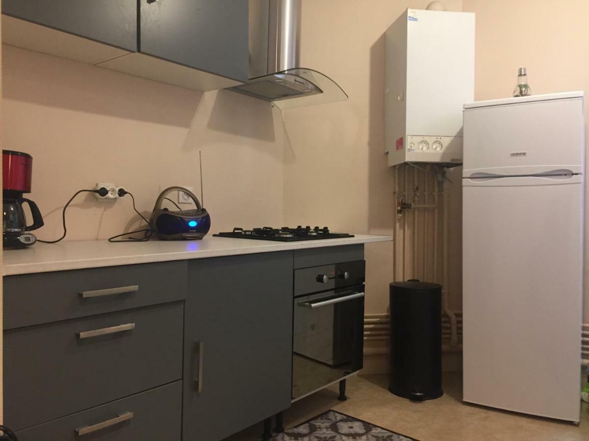 Cap Coutellerie - Sejours Pros Ou Familles En Hypercentre De Thiers Apartment ภายนอก รูปภาพ