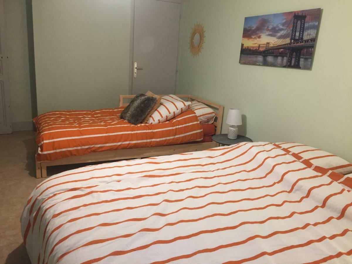 Cap Coutellerie - Sejours Pros Ou Familles En Hypercentre De Thiers Apartment ภายนอก รูปภาพ